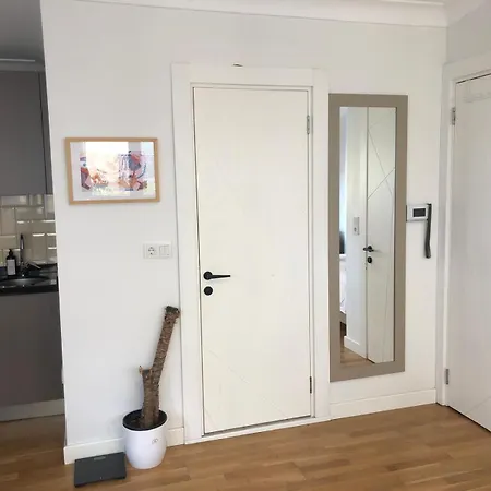 Apartment Safest Area In 4